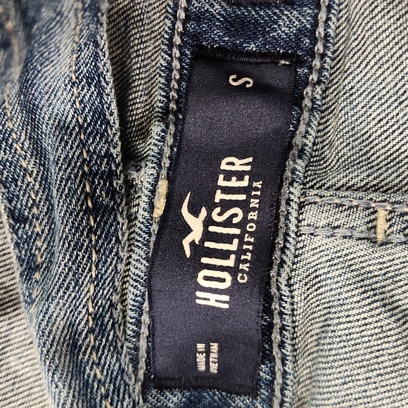 Hollister High rise mom short overall. Size Small - Picture 2 of 5